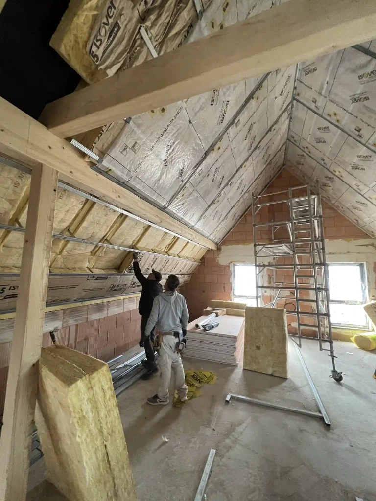 Façade maison individuelle avec isolation thermique et menuiseries posées à Mommenheim.