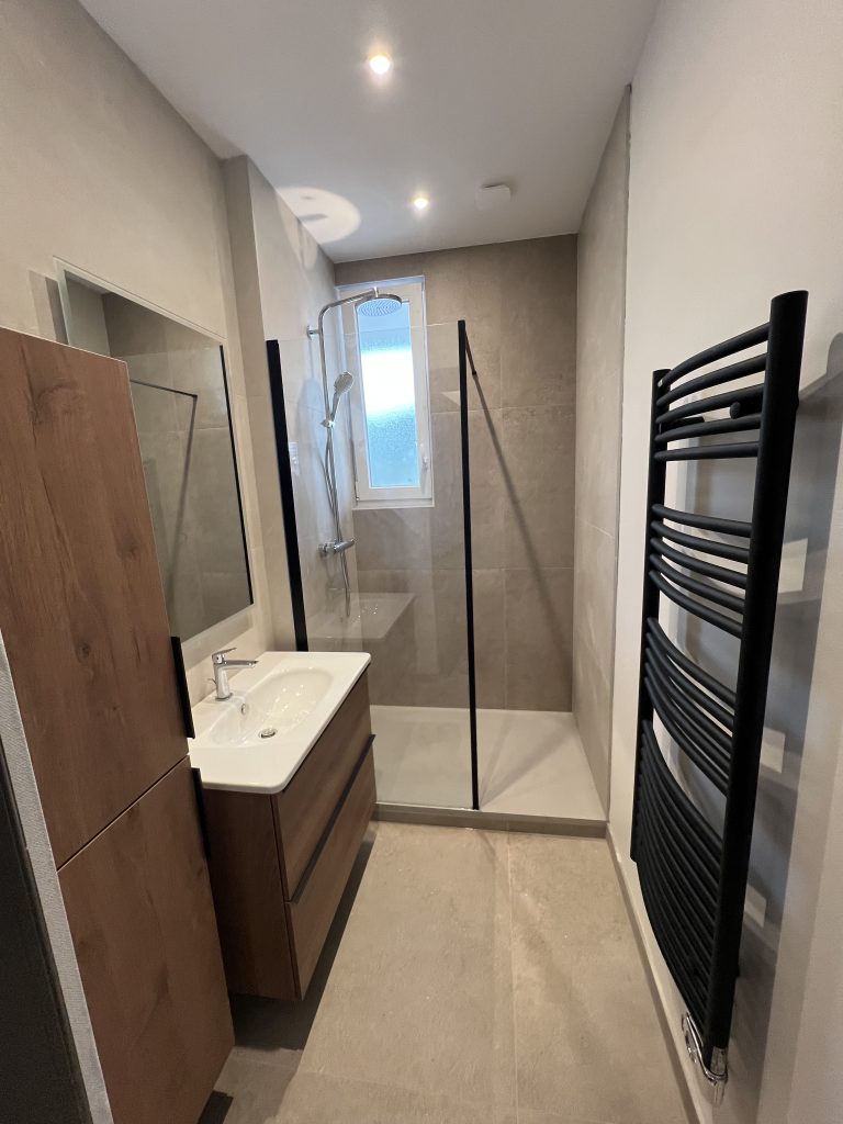 Travaux de rénovation complète sur mesure d&rsquo;une salle de bain clé en main à Strasbourg dans le Bas-Rhin – Quartier du Contades